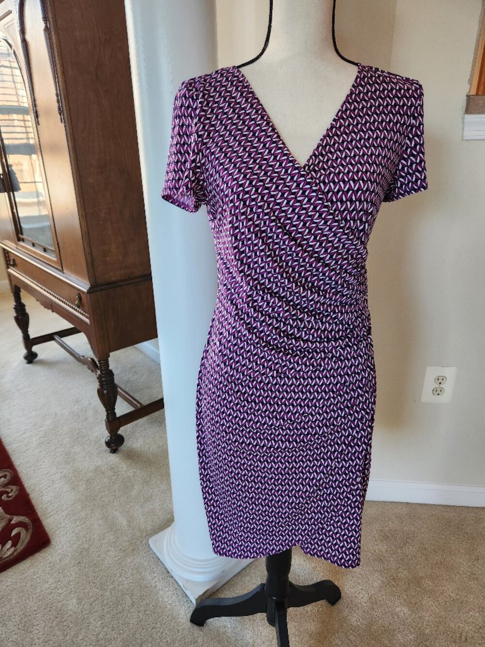 Dressbarn Faux Wrap Dress Size 4 Ruched Waist Geometric Print